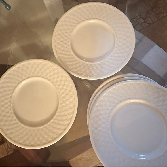 Classic White Textured Dinner Plate Set - Picture 12 of 16